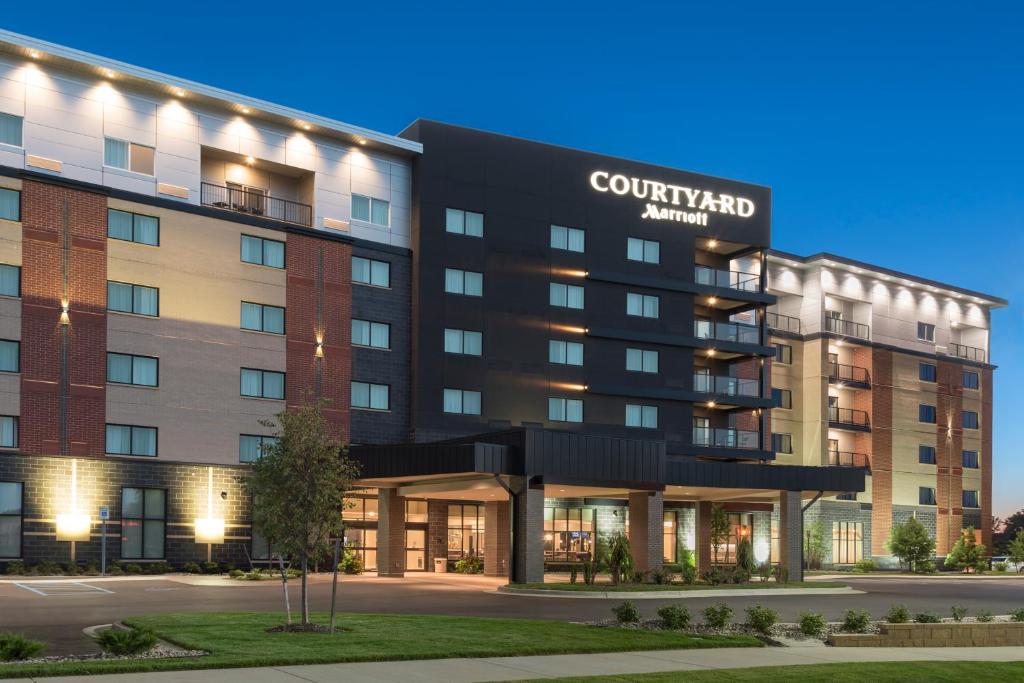 Courtyard by Marriott Mt. Pleasant at Central Michigan University Main image 1